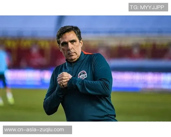 斯泰因足球：探索这位传奇教练的战术智慧与球队建设之道